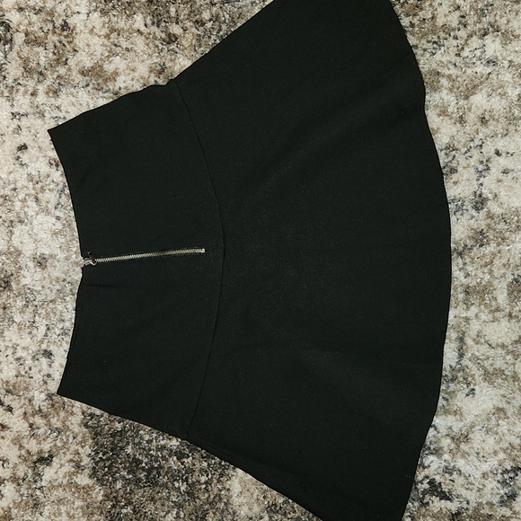 Fit to Flare skirt - Picture 3 of 3